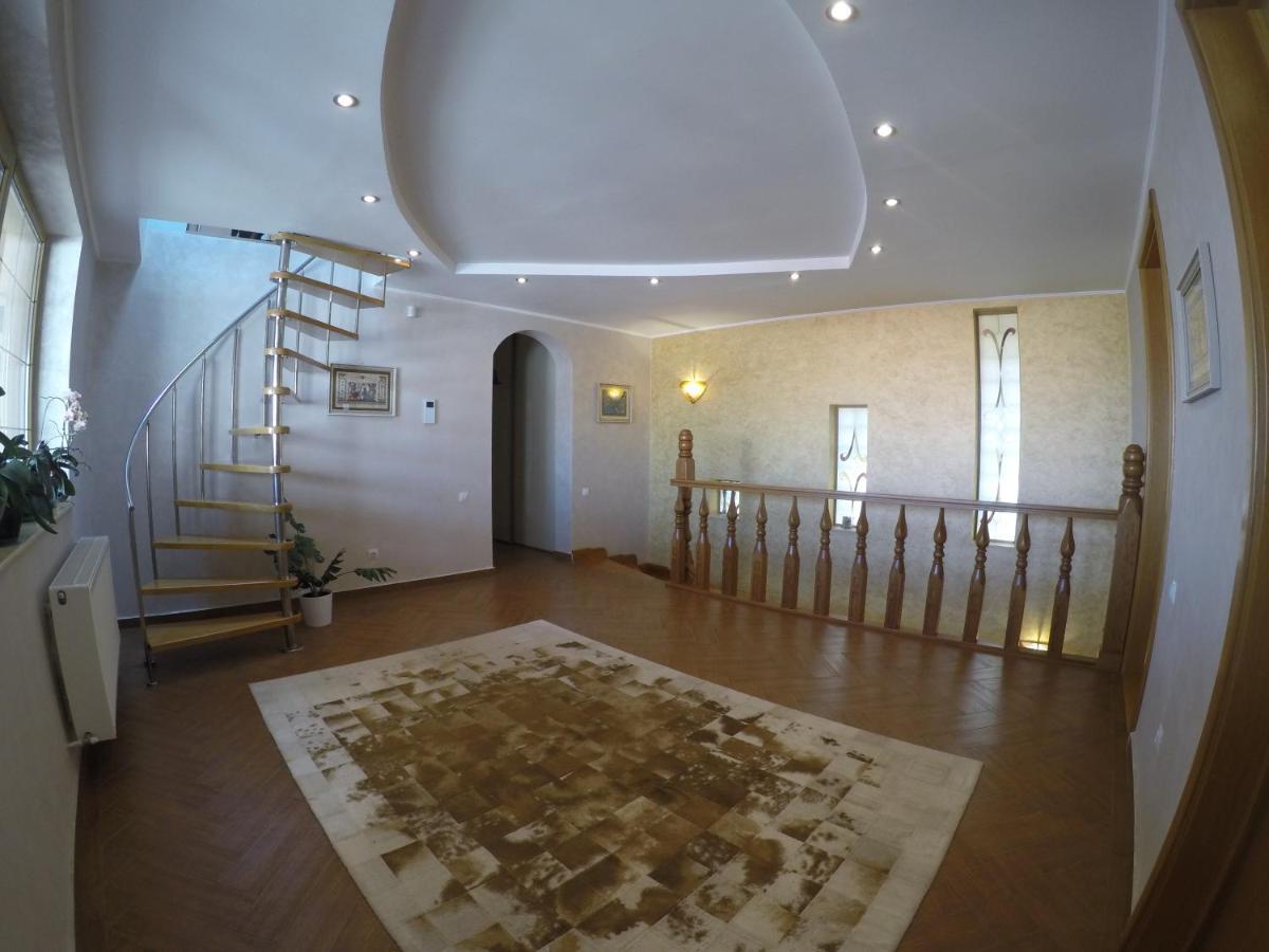 Casa Edwin Bed & Breakfast Constanta Exterior photo